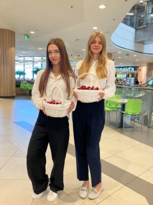 Hostessy na Dzień Matki - Słodka akcja promocyjna Ogrody 1 Agencja Hostess i Modelek Artisio